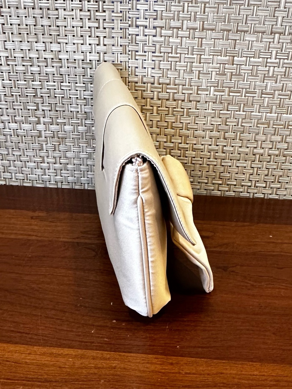 🌟HP🌟1990s Kate Landry Cream Satin Evening Clutch Statement Bow & Braided Strap - Picture 6 of 14